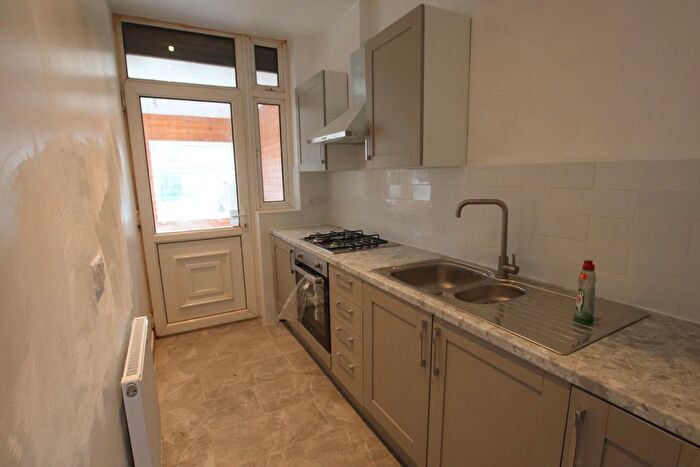 3 Bedroom Terraced House For Sale In Moorside Road, Bromley, BR1