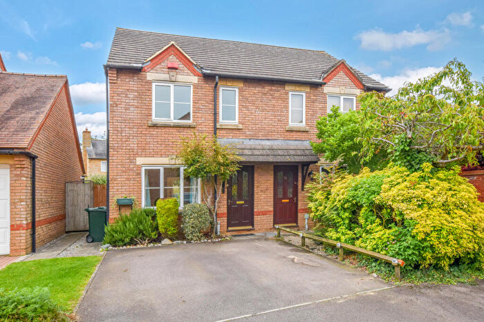 3 Bedroom Semi-Detached House To Rent In Lily Close, Bicester, Oxfordshire, OX26