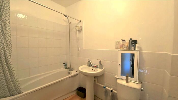 1 Bedroom Flat To Rent In Castle Hill, Reading, Berkshire, RG1