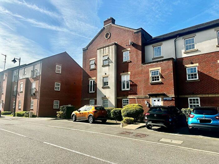 2 Bedroom Flat For Sale In Horseshoe Crescent, Great Barr, Birmingham, B43