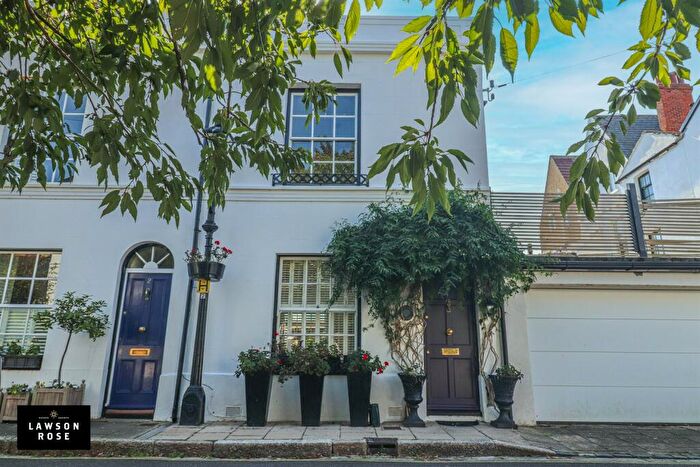 3 Bedroom End Of Terrace House To Rent In Netley Place, PO5