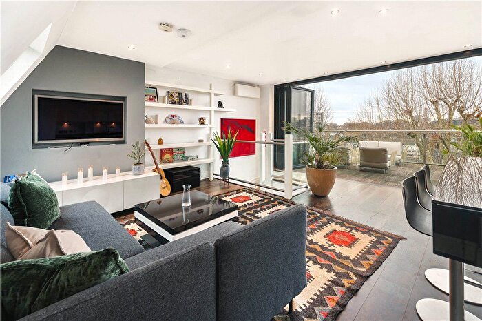 3 Bedroom Flat For Sale In Addison Gardens, London, W14
