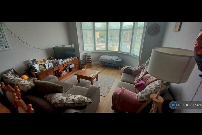 2 Bedroom Flat To Rent In Harrogate Road, Leeds, LS17
