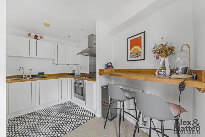 1 Bedroom Flat For Sale In Marine Street, Bermondsey, SE16