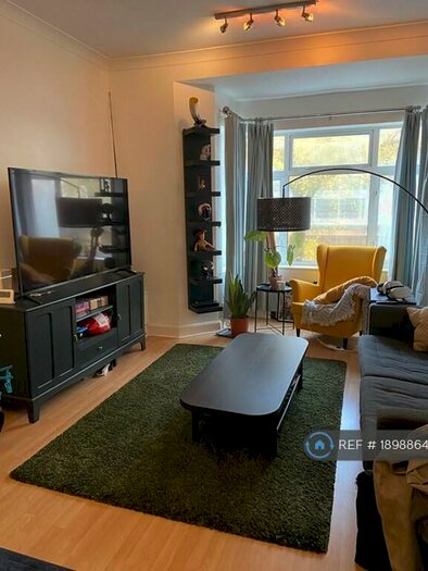 3 Bedroom Flat To Rent In Fitzhamon Embankment, Cardiff, CF11