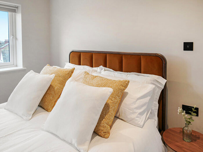 2 Bedroom Apartment For Sale In Trenmar Gardens, London, NW10