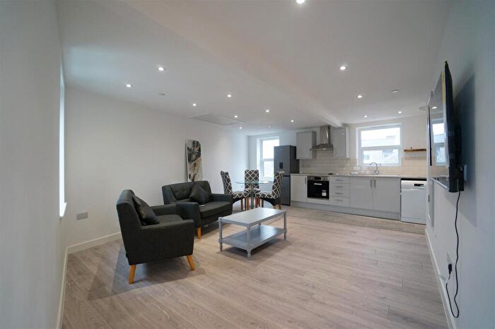 2 Bedroom Flat To Rent In Trevelyan Terrace, High Street, Bangor, LL57
