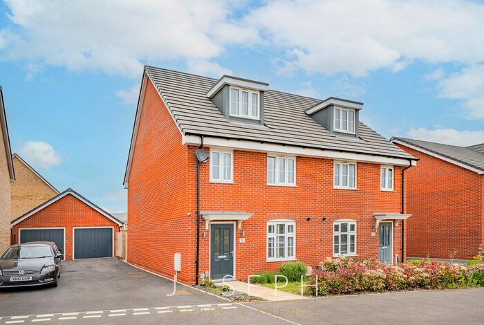 3 Bedroom Semi-Detached House For Sale In Poplar Lane, Sproughton, Ipswich, IP8