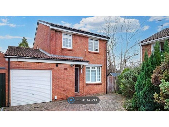 3 Bedroom Detached House To Rent In Shepherds Close, Orpington, BR6