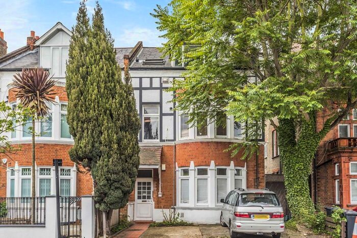 3 Bedroom Flat To Rent In Sutton Court Road, London W4