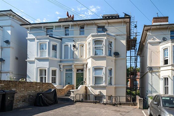 Studio For Sale In Buckland Hill, Maidstone, ME16