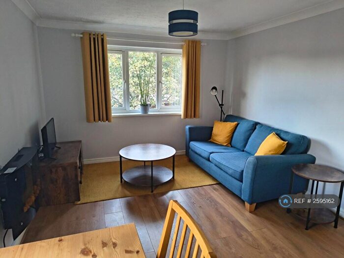 1 Bedroom Flat To Rent In Merton Court, Welling, DA16
