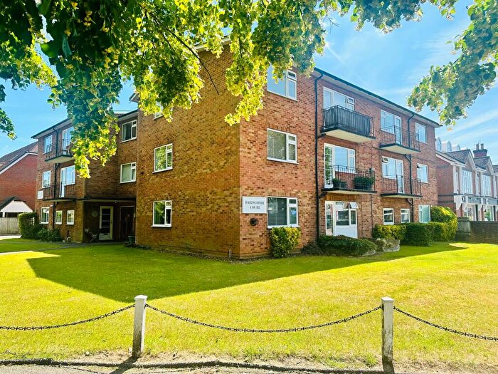 2 Bedroom Flat For Sale In Penn Road, Beaconsfield, HP9