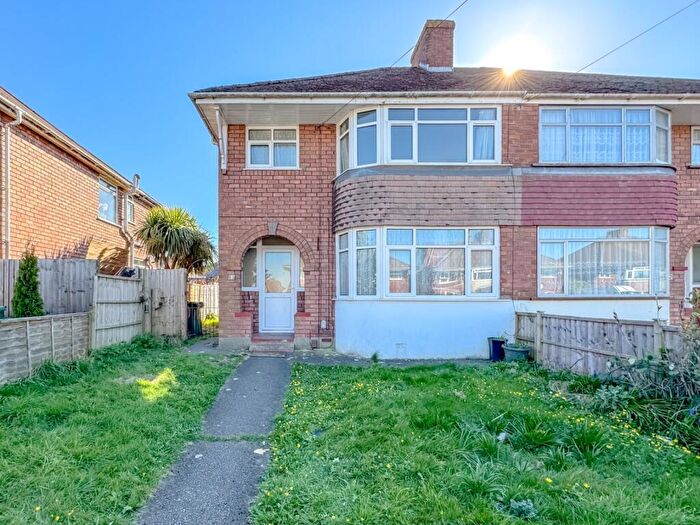 3 Bedroom Semi Detached House For Sale In Durban Road, Patchway, Bristol, BS34