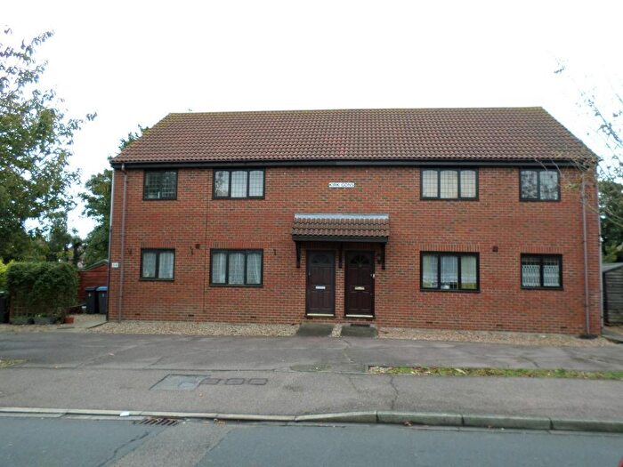 2 Bedroom Flat To Rent In Kirk Gardens, Walmer, CT14