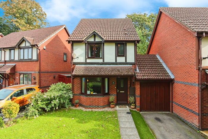 3 Bedroom Link Detached House For Sale In Foxglove Rise, Maidstone, Kent, ME14