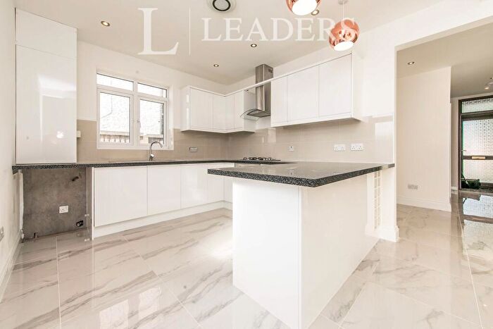 4 Bedroom Bungalow To Rent In Park Road, Park Road, CO15