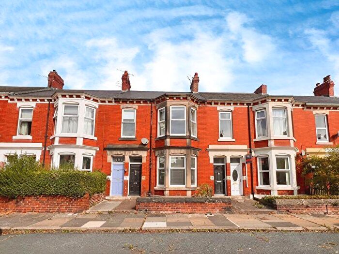 2 Bedroom Flat For Sale In Tosson Terrace, Heaton, Newcastle Upon Tyne, NE6