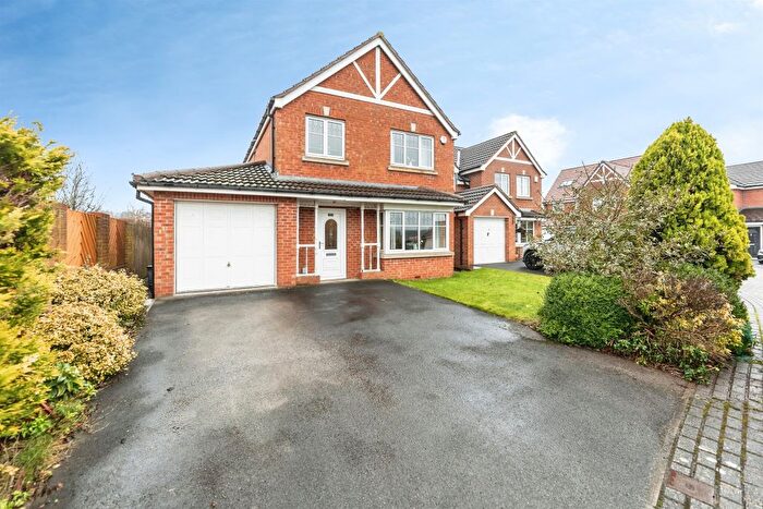 4 Bedroom Detached House For Sale In Windsor Oval, Tingley, Wakefield, WF3