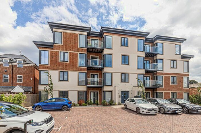 1 Bedroom Flat To Rent In Springfield Lane, Weybridge, KT13