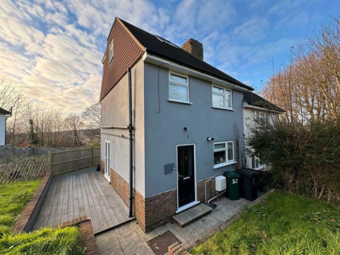 4 Bedroom Semi-Detached House To Rent In Birdham Road, Brighton, BN2