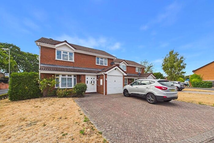 4 Bedroom Detached House To Rent In Farnborough, GU14