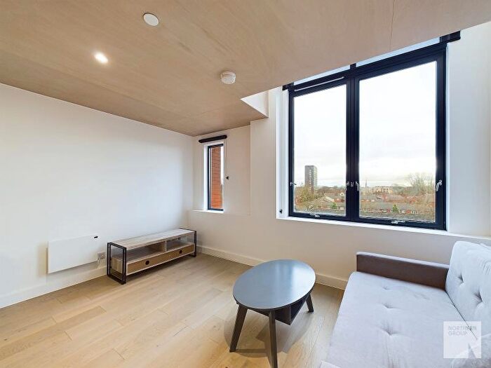 2 Bedroom Apartment To Rent In Sky Gardens :: Old Trafford, M15