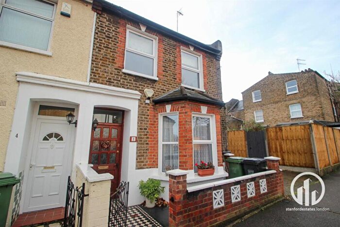 3 Bedroom End Of Terrace House To Rent In Elthruda Road, Hither Green, London, SE13