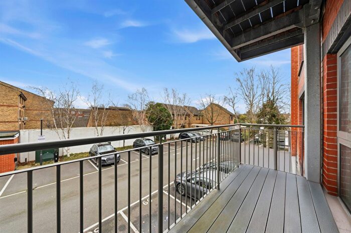 1 Bedroom Flat For Sale In Mill Green Road, Mitcham, CR4