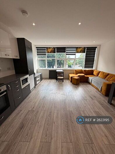 Studio To Rent In High Street, Edgware, HA8