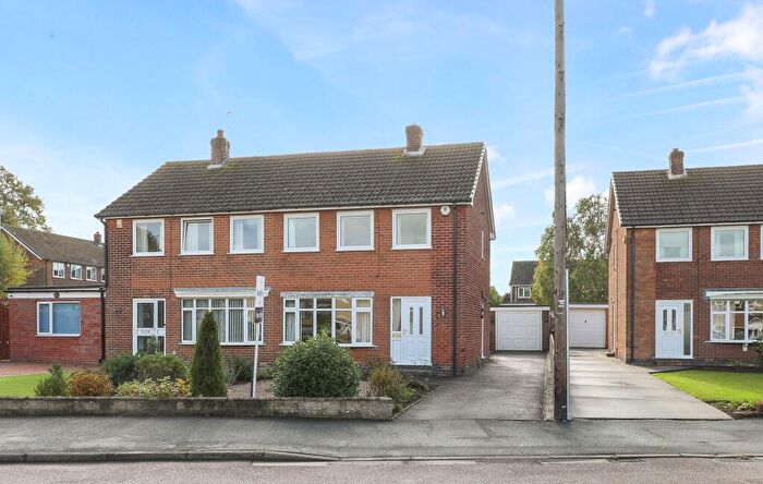 3 Bedroom Semi-Detached House For Sale In Avondale Road, Inkersall, S43