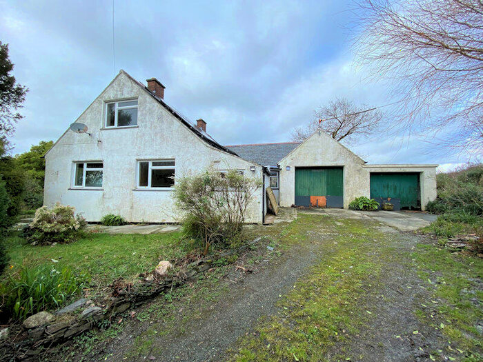 2 Bedroom Detached Bungalow For Sale In Bryn Awelon Bryncrug, LL36