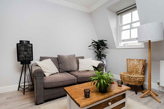 1 Bedroom Flat To Rent In Claverton Street, Pimlico, SW1V