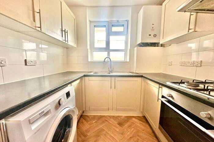2 Bedroom Flat To Rent In Talwin Street, London, E3