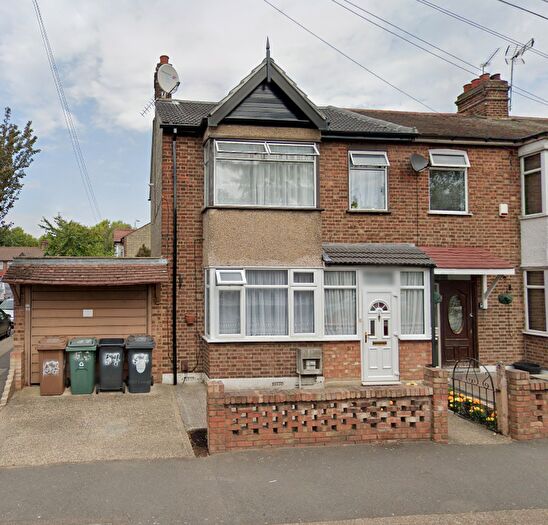 4 Bedroom End Of Terrace House To Rent In Cecil Road, Walthamstow, E17