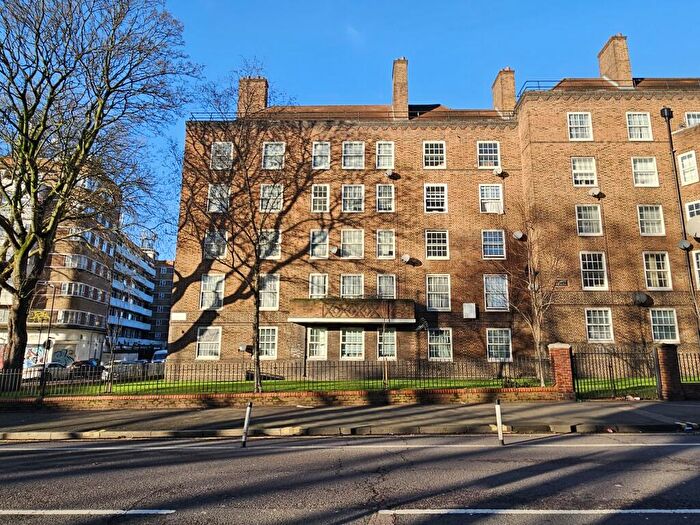 2 Bedroom Flat For Sale In Flat, Elham House, Pembury Road, Clapton, London, E5