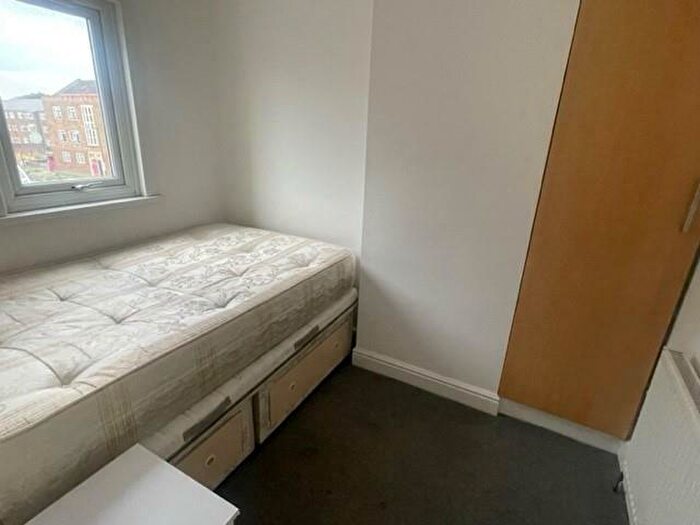 1 Bedroom Flat To Rent In Northumberland Park, Tottenham, N17