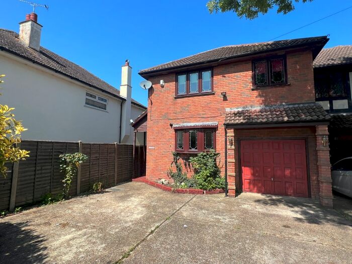 4 Bedroom Semi-Detached House To Rent In London Road, Leigh-On-Sea, SS9