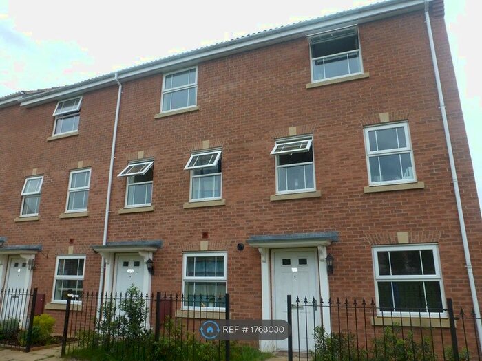 4 Bedroom Terraced House To Rent In Blenheim Road, Leighton Buzzard, LU7