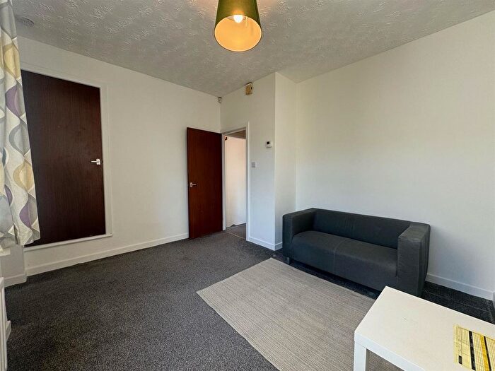 1 Bedroom Flat To Rent In Wellmead Close, Manchester, M8