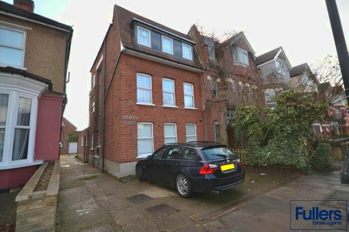 2 Bedroom Flat To Rent In Broomfield Avenue, London, N13