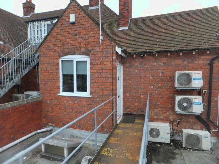 2 Bedroom Flat To Rent In Lichfield Road, Four Oaks, Sutton Coldfield, B74