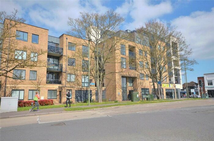2 Bedroom Apartment To Rent In Russells Crescent, Horley, Surrey, RH6
