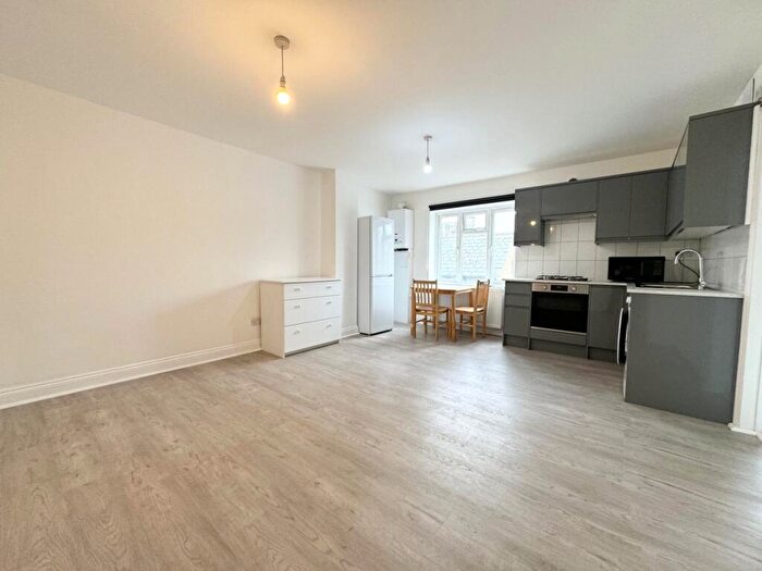 Studio To Rent In Stroud Green Road, Finsbury Park, N4