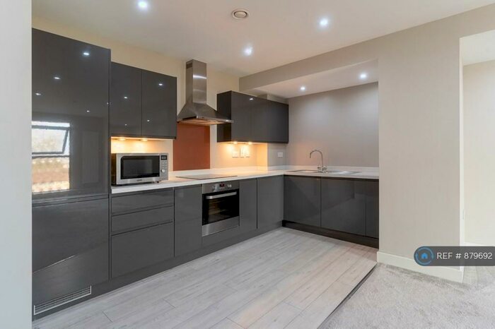 2 Bedroom Flat To Rent In Beaumont Court, Southend-On-Sea, SS2