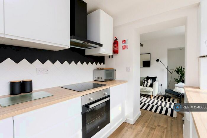 3 Bedroom Terraced House To Rent In Bayview Terrace, Swansea, SA1