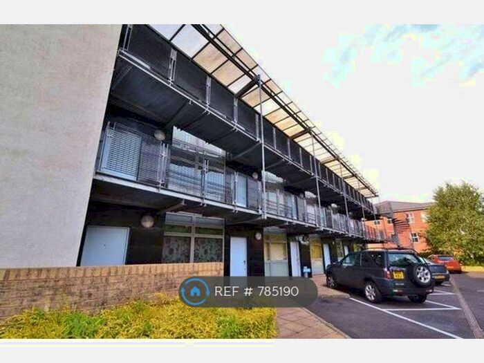 1 Bedroom Flat To Rent In Clive Street, Bolton, BL1