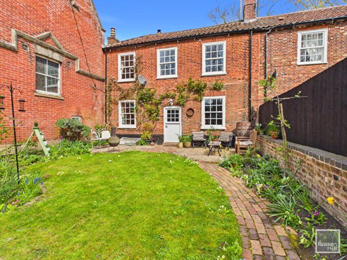 4 Bedroom Cottage For Sale In The Street, Old Costessey, NR8