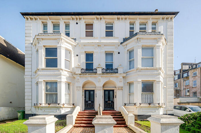2 Bedroom Apartment For Sale In Sackville Gardens, Hove, East Sussex, BN3