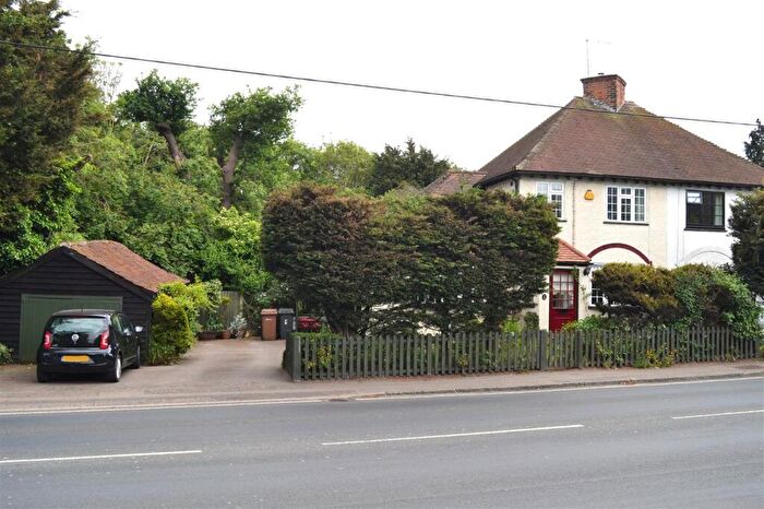 4 Bedroom Semi-Detached House For Sale In White Hart Cottages, Colchester Road, CM2